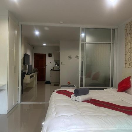 Baan Klang Condo In Central HHQ Exteriör bild