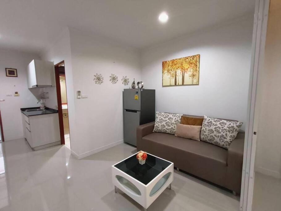 Baan Klang Condo In Central HHQ Exteriör bild
