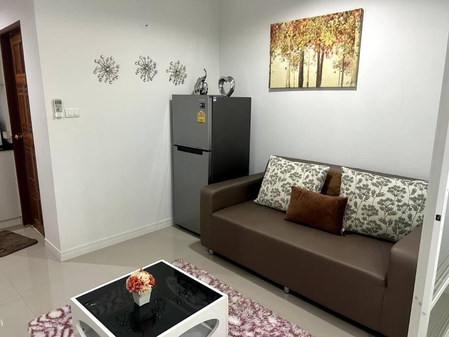 Baan Klang Condo In Central HHQ Exteriör bild